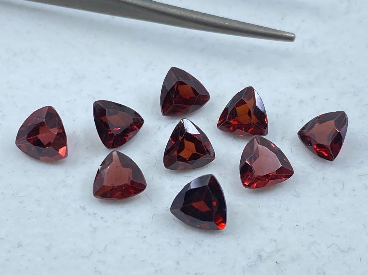 il fullxfull.3145953154 8xwm scaled Garnet (Mozambique) Faceted Trillion Loose Gemstones In 6mm, 7mm & 10mm For Jewellery Making