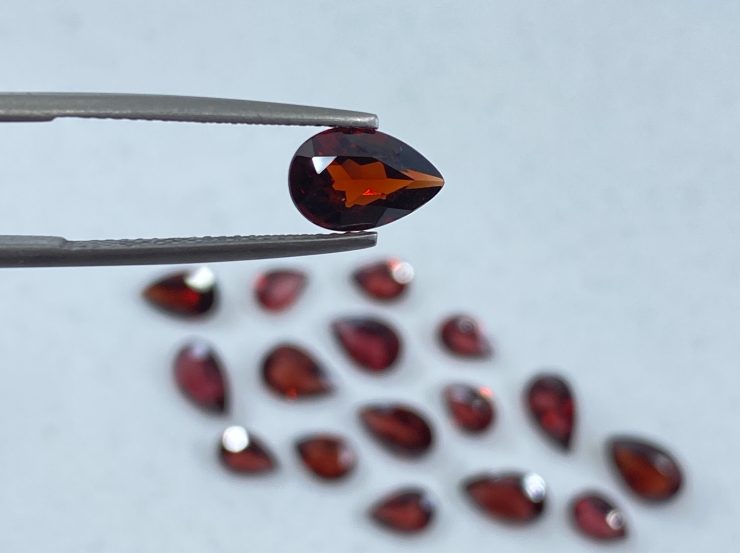 il fullxfull.3145967204 hj07 scaled Garnet (Mozambique) Faceted Pear Shape Loose Gemstones in Sizes Ranging From 4x3mm To 9x6mm For Jewellery Making