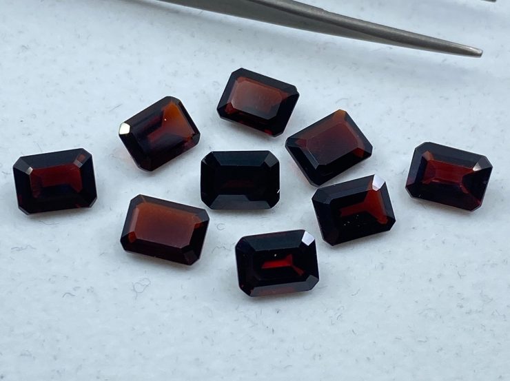 Garnet (Thai) Faceted Octagon Loose Gemstones in Assorted Sizes from 7x5mm to 12x10mm for Jewellery Making