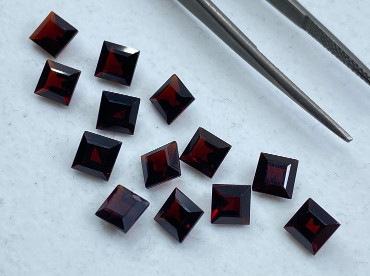 il fullxfull.3159794030 5cr6 scaled 50 Pieces of Garnet (Thai) Faceted Square Loose Gemstones in 5mm for Jewellery Making