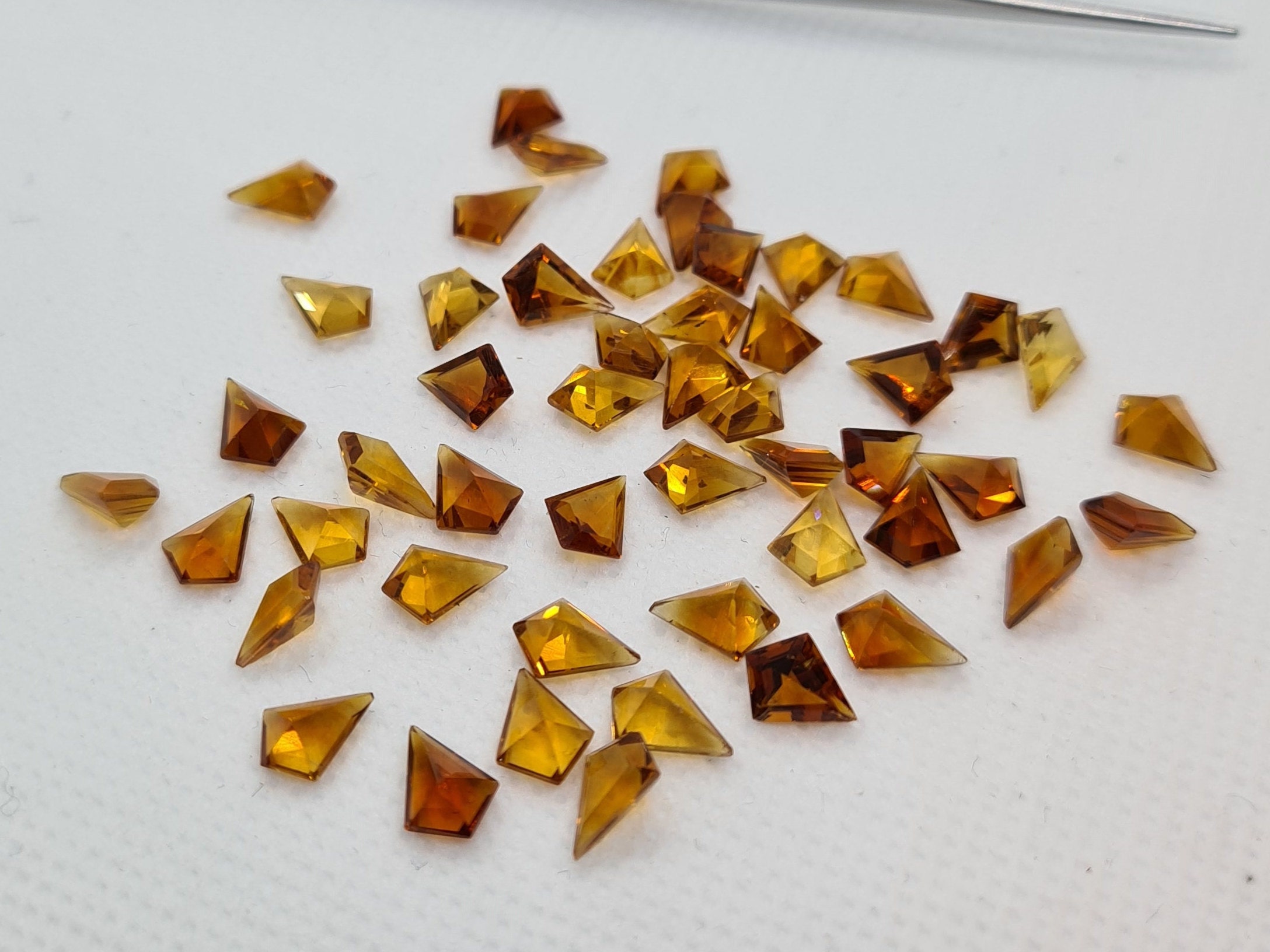 Madeira Citrine (Brazil) Faceted Kite Shape Loose Gemstones In 8x6mm For Jewellery Making