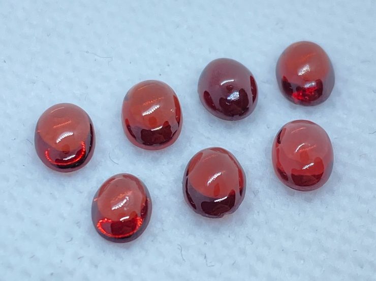 Garnet (Mozambique) Cabochon Oval Shape Loose Gemstones in 6x5mm & 7x5mm for Jewellery Making