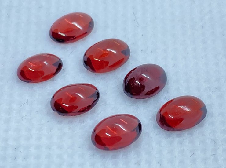 Garnet (Mozambique) Cabochon Oval Shape Loose Gemstones in 6x5mm & 7x5mm for Jewellery Making