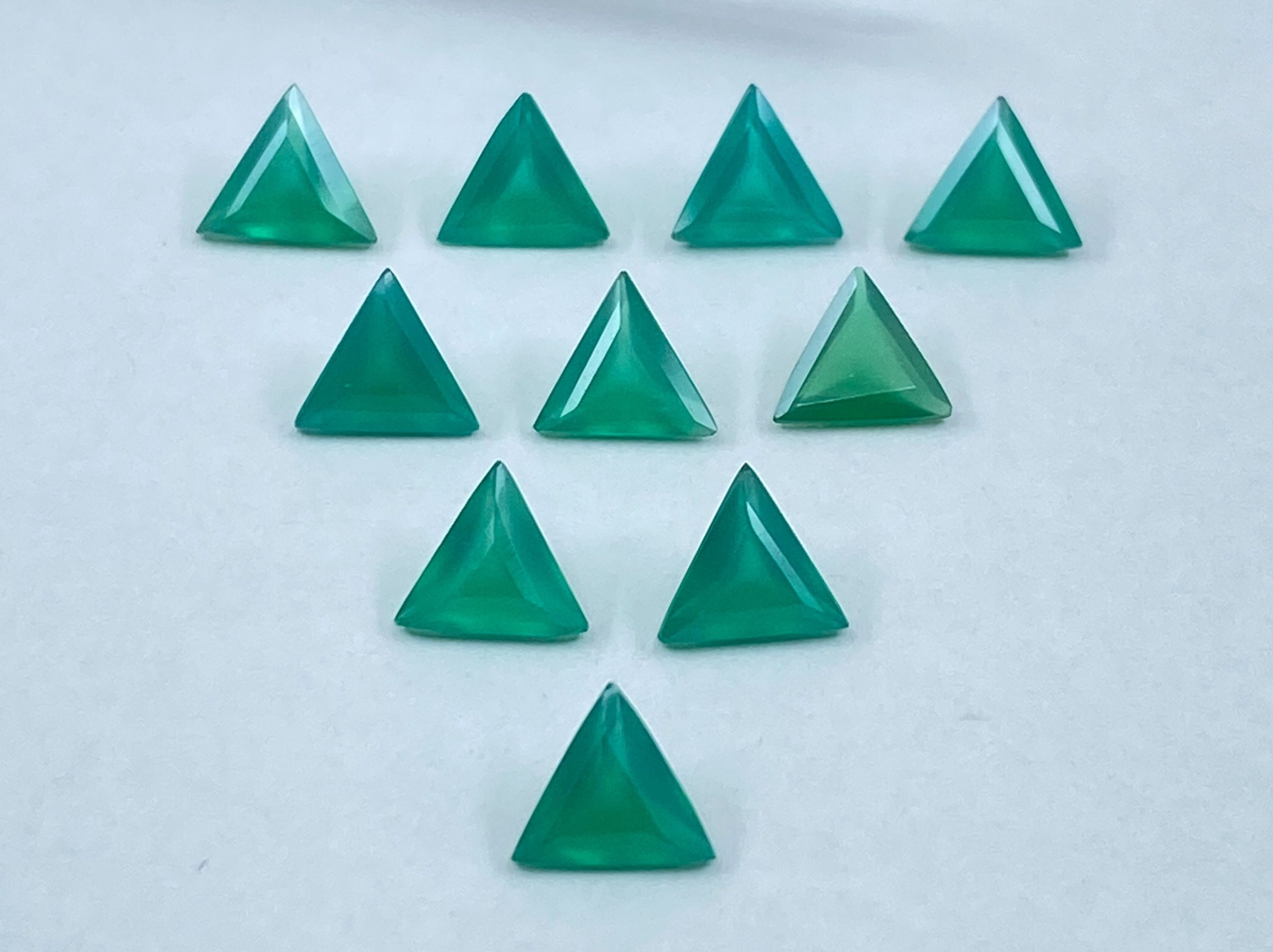 il fullxfull.3177605816 srjy scaled Faceted Green Agate Triangle Gemstones in 5mm for Jewellery Making