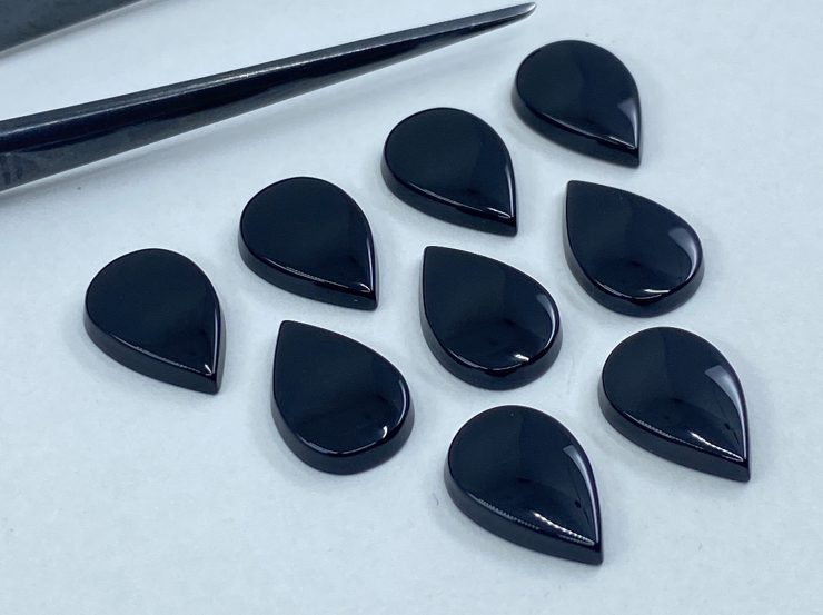 il fullxfull.3179368876 4z17 1 scaled Flat Black Onyx Pear Shape SBBT (Single Bevel Buff Top) Gemstones in Assorted Sizes from 6.2x4.2mm to 12x8mm for Jewellery Making