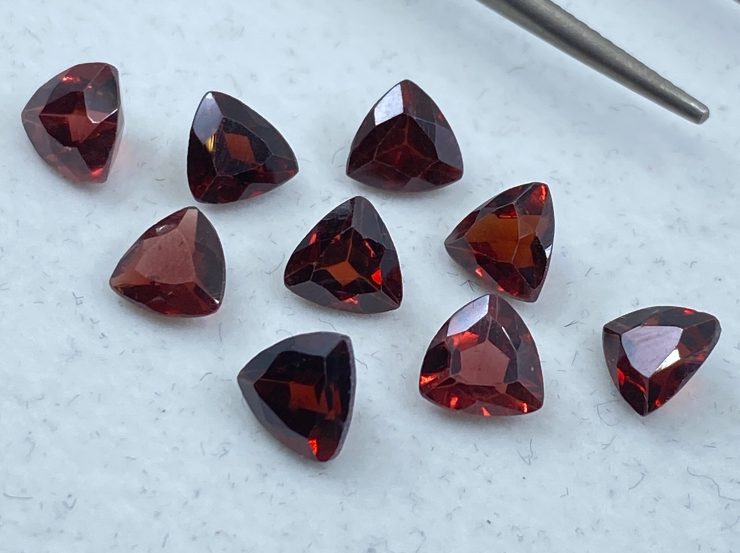 il fullxfull.3193667251 4vp1 scaled Garnet (Mozambique) Faceted Trillion Loose Gemstones In 6mm, 7mm & 10mm For Jewellery Making