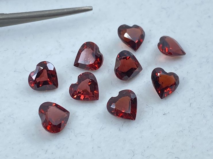 il fullxfull.3193673801 akat scaled Garnet (Mozambique) Faceted Heart Loose Gemstones In Sizes Ranging From 3mm to 8mm For Jewellery Making