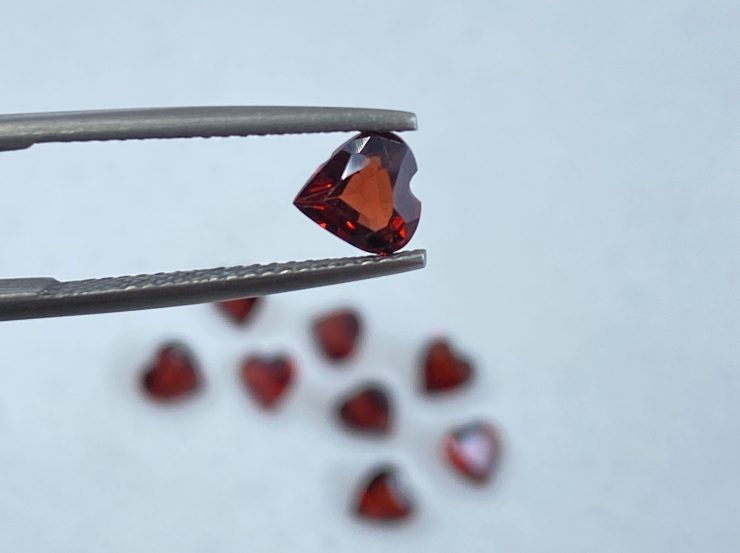 il fullxfull.3193673905 cx3a scaled Garnet (Mozambique) Faceted Heart Loose Gemstones In Sizes Ranging From 3mm to 8mm For Jewellery Making