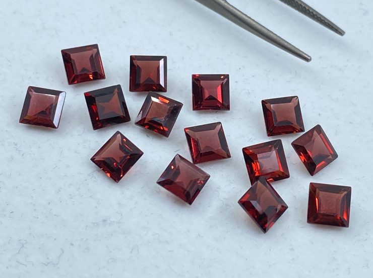 il fullxfull.3193678365 pvvz scaled Garnet (Mozambique) Faceted Square Loose Gemstones In Sizes Ranging From 2mm to 6mm For Jewellery Making