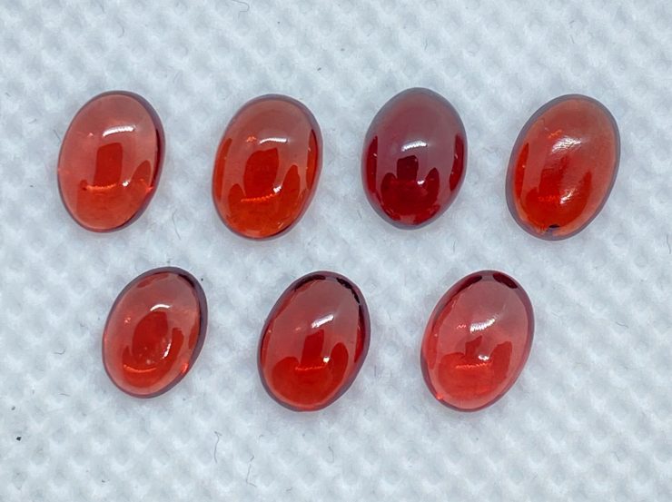 Garnet (Mozambique) Cabochon Oval Shape Loose Gemstones in 6x5mm & 7x5mm for Jewellery Making