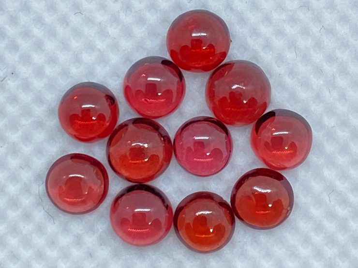 Garnet (Mozambique) Cabochon Round Loose Gemstones in 3.75mm for Jewellery Making