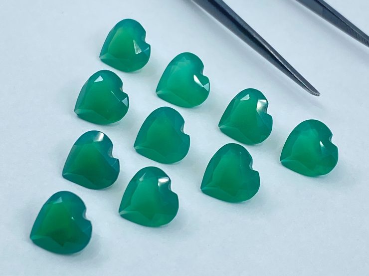 il fullxfull.3225365807 30v2 scaled Faceted Green Agate Heart Shape Gemstones in 5mm and 8mm for Jewellery Making