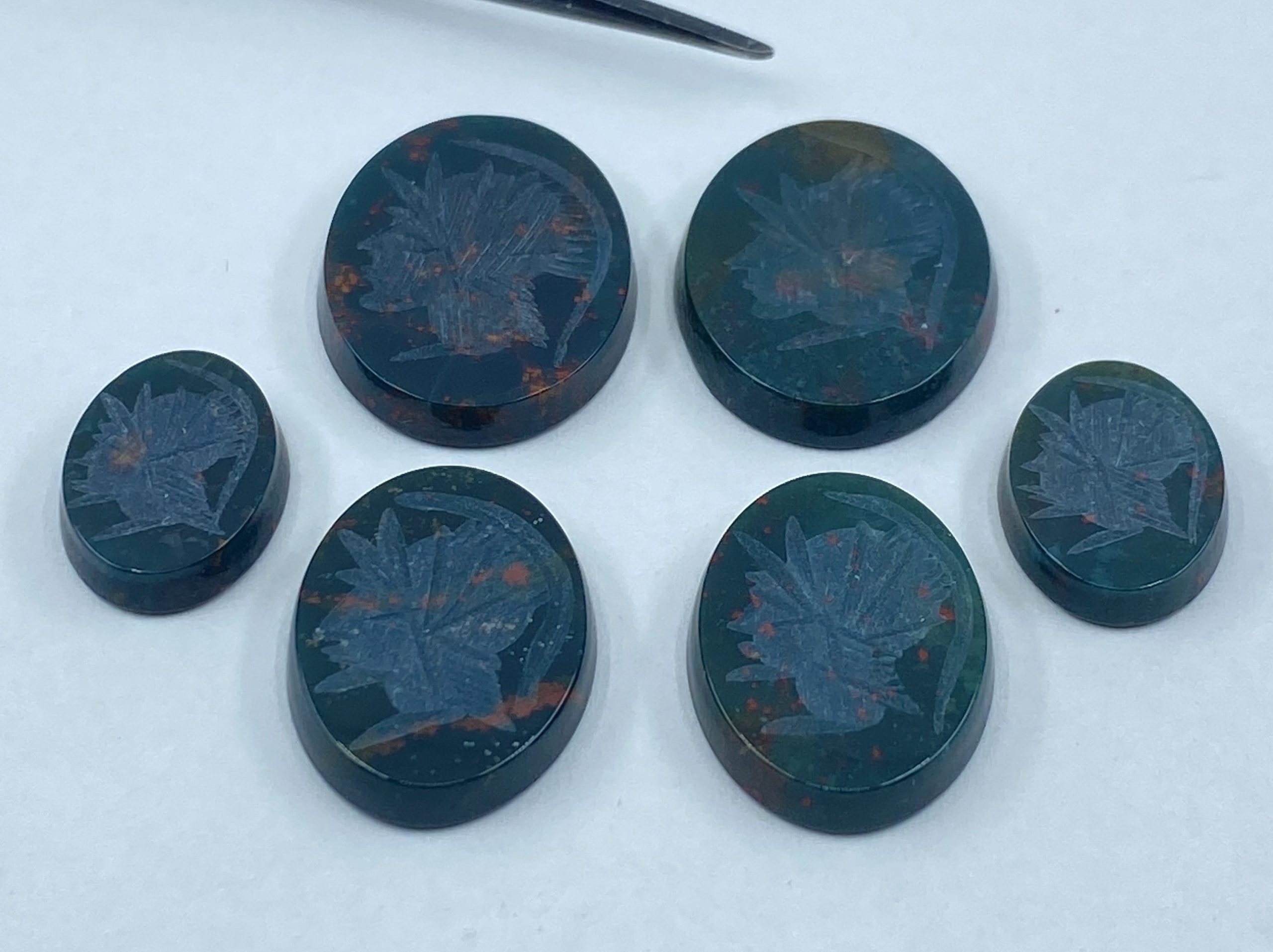 il fullxfull.3226918645 6jz7 scaled Bloodstone Roman Soldier Head Intaglio Oval SBBT Gemstones in Assorted Sizes from 10x8mm to 20x15mm for Jewellery Making