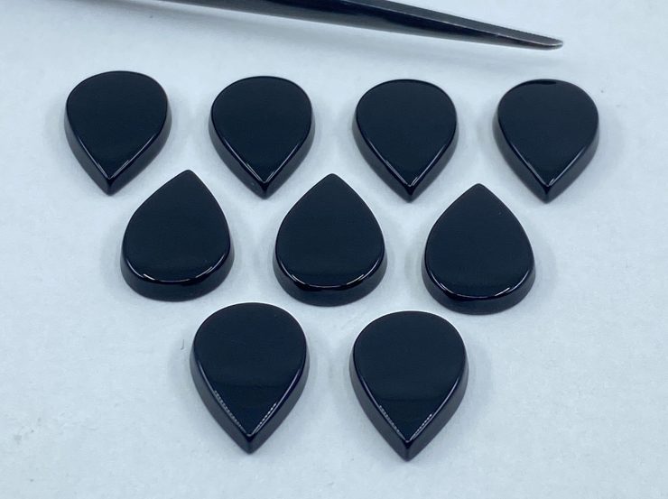 il fullxfull.3227076385 315k 1 scaled Flat Black Onyx Pear Shape SBBT (Single Bevel Buff Top) Gemstones in Assorted Sizes from 6.2x4.2mm to 12x8mm for Jewellery Making