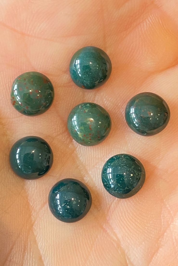 il fullxfull.3237477439 b6o5 scaled 100 Pieces of Bloodstone Round Cabochon Gemstones in 6mm & 8mm for Jewellery Making