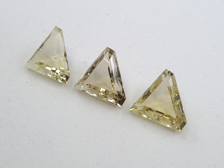 Pale Yellow Citrine (Brazil) Faceted Cut Corner Triangle Gemstones in 18mm for Jewellery Making