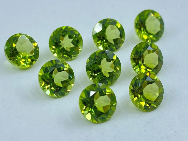 il fullxfull.3396499550 oy3y scaled Peridot Faceted Round Shape Loose Gemstones in Sizes from 1.75mm to 6mm for Jewellery Making