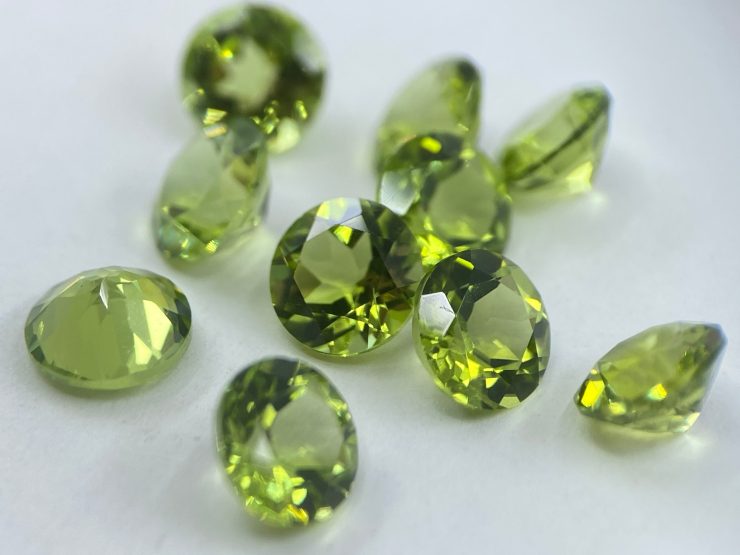 il fullxfull.3444168083 7a1e scaled Peridot Faceted Round Shape Loose Gemstones in Sizes from 1.75mm to 6mm for Jewellery Making