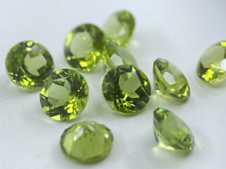 il fullxfull.3444168943 glj4 scaled Peridot Faceted Round Shape Loose Gemstones in Sizes from 1.75mm to 6mm for Jewellery Making