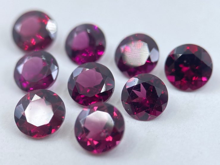 il fullxfull.3494110370 1cxg scaled Rhodolite Garnet (Rose-Coloured) Faceted Round Shape Loose Gemstones in Sizes Ranging from 2.25mm to 7mm for Jewellery Making