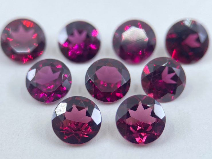 il fullxfull.3541752561 6365 scaled Rhodolite Garnet (Rose-Coloured) Faceted Round Shape Loose Gemstones in Sizes Ranging from 2.25mm to 7mm for Jewellery Making