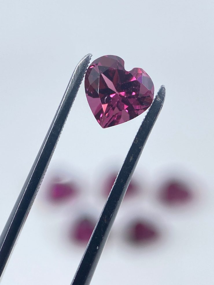 il fullxfull.3541938971 cujh scaled 10 Pieces of Rhodolite Garnet (Rose-Coloured) Faceted Heart Shape Loose Gemstones in 4mm, 5mm & 6mm for Jewellery Making