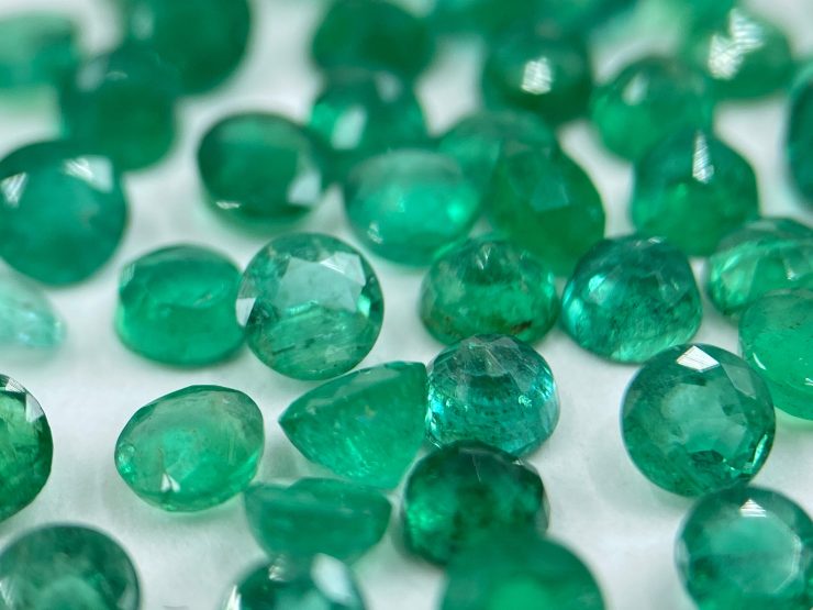 il fullxfull.3626604880 dss6 scaled Emerald Round Shape Faceted Loose Gemstones in Assorted Sizes from 1.5mm to 6mm for Jewellery Making