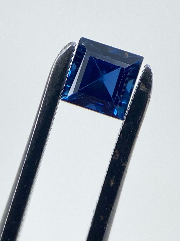 il fullxfull.3657892455 glr9 scaled Fine Sapphire Square Shape Faceted Loose Gemstones in Assorted Sizes from 1.3mm to 3mm for Jewellery Making