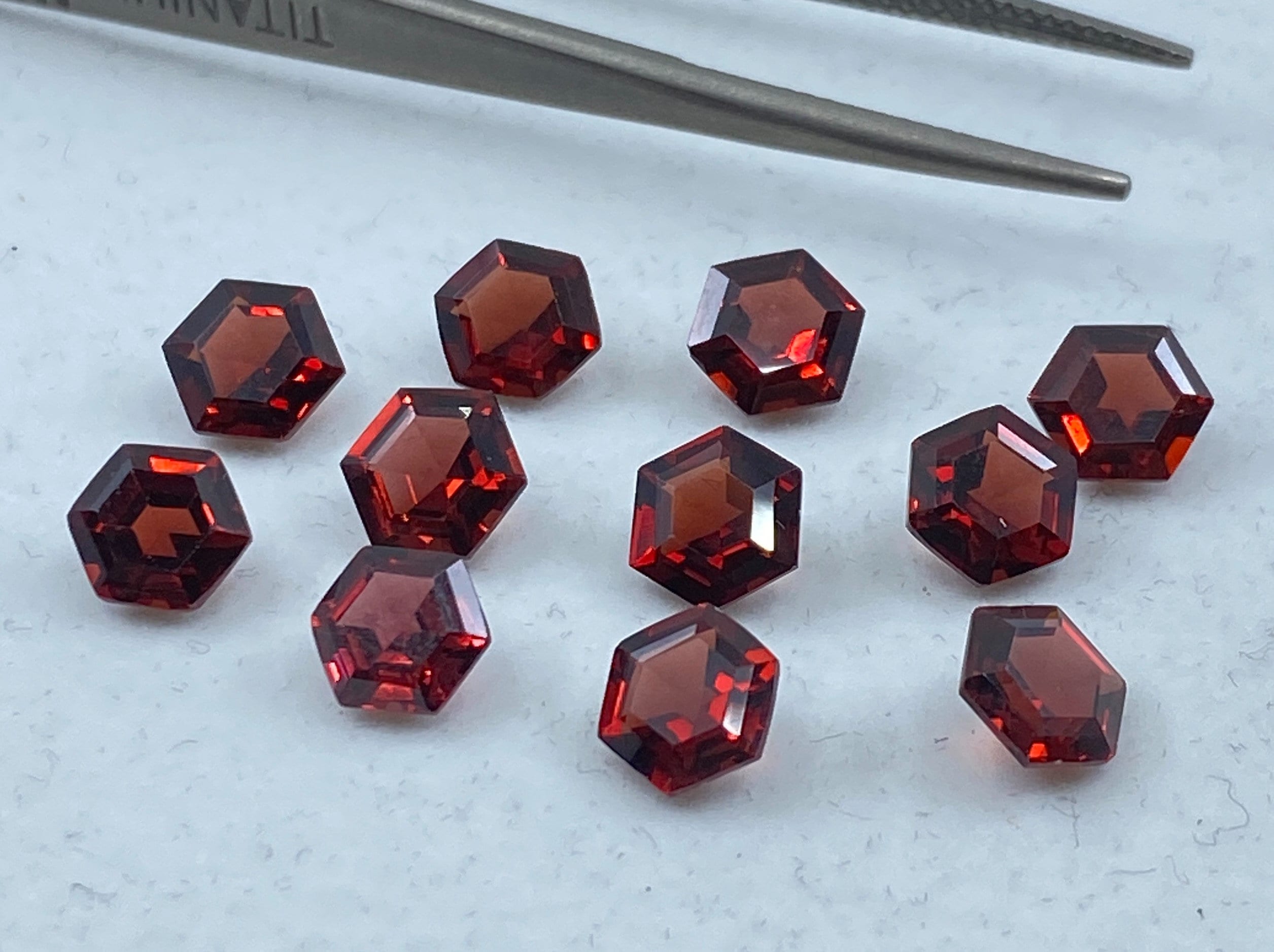 Garnet (Mozambique) Faceted Hexagon Shape Loose Gemstones in 4mm & 6mm for Jewellery Making