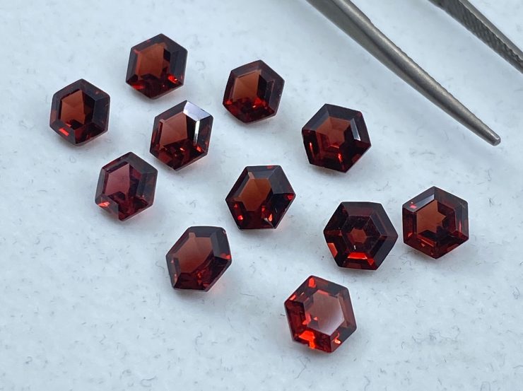 il fullxfull.3839925675 5gr6 scaled Garnet (Mozambique) Faceted Hexagon Shape Loose Gemstones in 4mm & 6mm for Jewellery Making