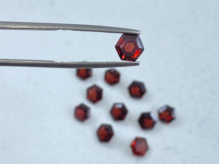 il fullxfull.3839925683 qbz7 scaled Garnet (Mozambique) Faceted Hexagon Shape Loose Gemstones in 4mm & 6mm for Jewellery Making