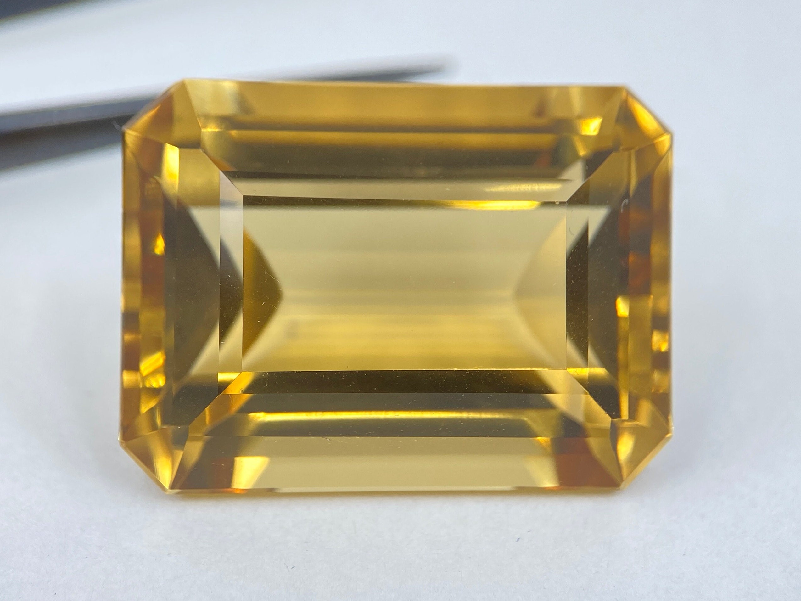 50.90 cts Fine Citrine (Brazil) Faceted Octagon Shape Loose Gemstone in 27x20mm for Jewellery Making