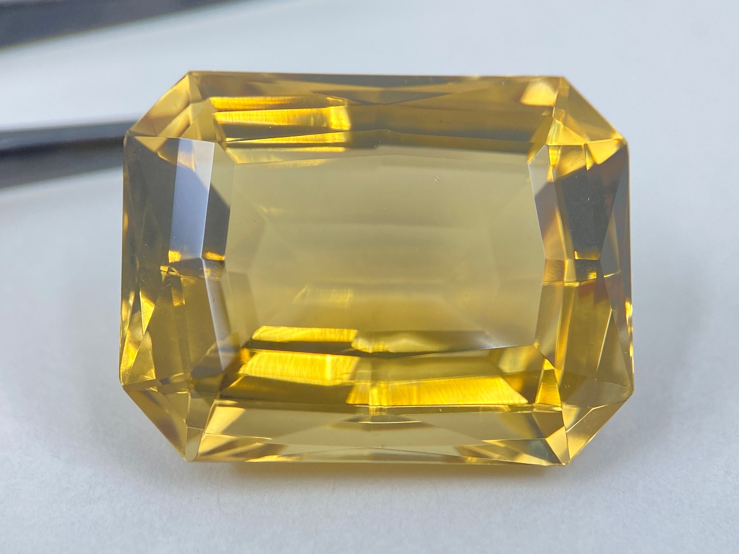 49.13 cts Fine Citrine (Brazil) Faceted Octagon Shape Loose Gemstone in 25x20mm for Jewellery Making