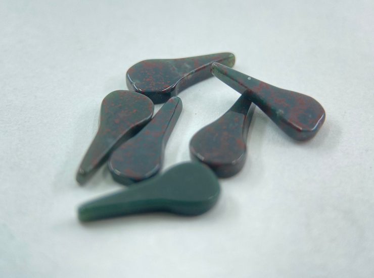 50 Pieces of Bloodstone Pin Shape, Key Shape Loose Gemstones In 12x5mm For Jewellery Making