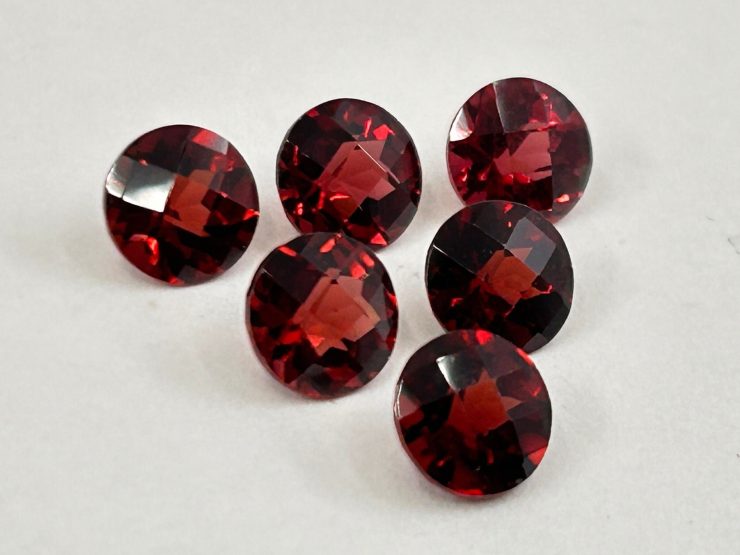 Mozambique Garnet Single Sided Faceted Checkerboard Round Shape Loose Gemstones in 6mm for Jewellery Making