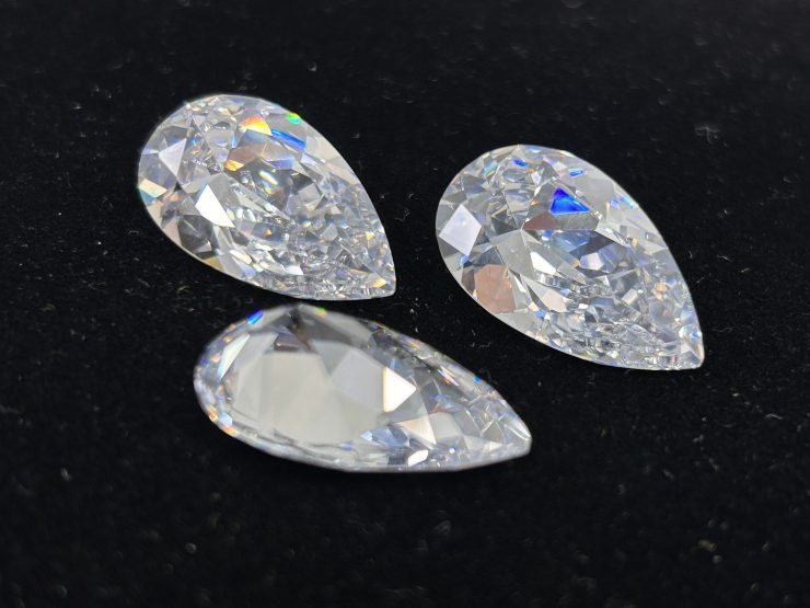 il fullxfull.4658885285 81e2 scaled White Cubic Zirconia (Synthetic) Pear Shape Faceted Loose Gemstones In 25x15mm For Jewellery Making