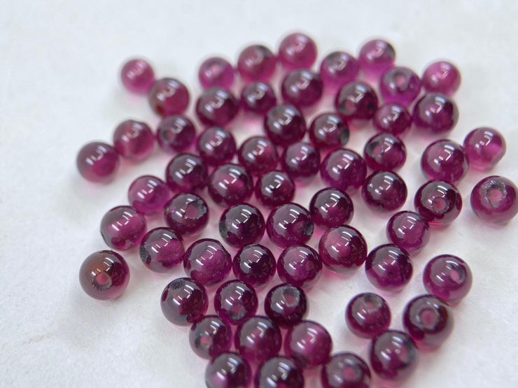 100 Pieces of Garnet Half Drilled Beads in 3mm & 5mm for Jewellery Making