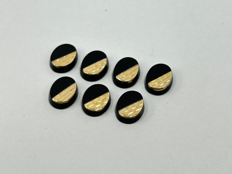 il fullxfull.5612373100 7oli scaled Onyx Oval Shape SBBT (Single Bevel Buff Top) with 9ct Gold Debossed Brickwork Pattern Loose Gemstones in 8x6mm for Jewellery Making