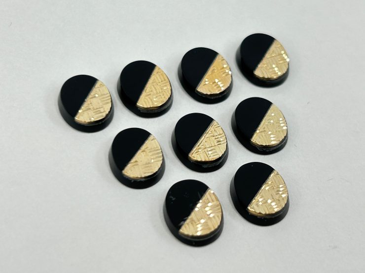 il fullxfull.5612381006 c0rj scaled Onyx Oval Shape SBBT (Single Bevel Buff Top) with 9ct Gold Debossed Checker Plate Pattern Loose Gemstones in 10x8mm for Jewellery Making