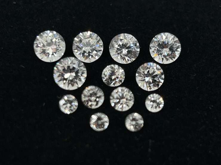 il fullxfull.5859457500 9rhx scaled White YAG (lab-grown) Round Shape Faceted Loose Gemstones in 5mm, 5.5mm & 7mm for Jewellery Making